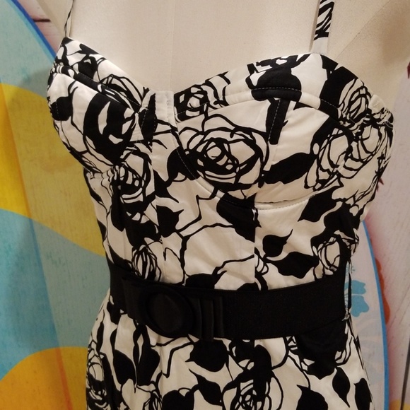 3/$20 F21 Spaghetti Strap Floral Dress PinUp M - Picture 2 of 8